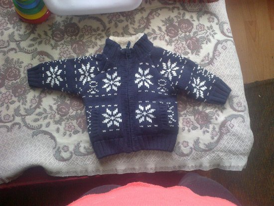 Kudikeliui siltas megztinis
