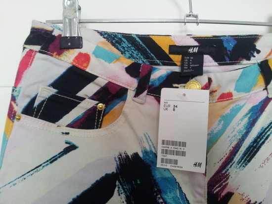 Naujos,stilingos patterned rašto H&M kelnės