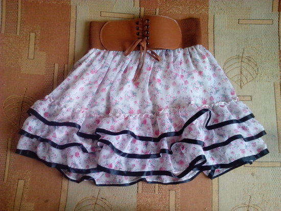 Gėlėtas sijonas