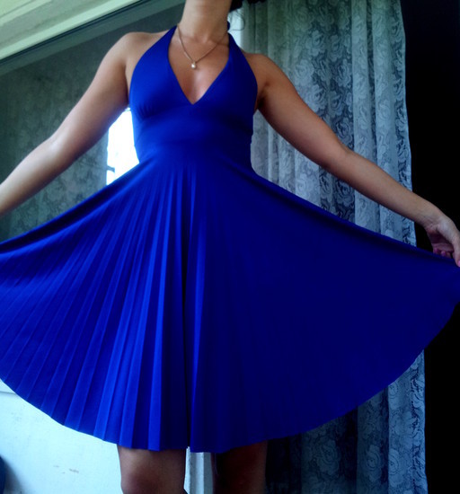 Mėlyna kokteilinė suknelė