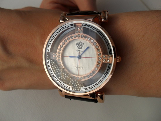 Versace juodas laikrodis su rutuliukais