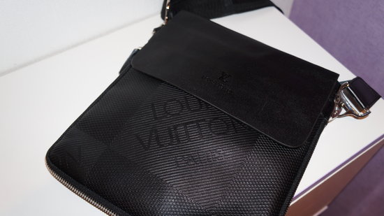 Louis Vuitton 2013 tase per peti