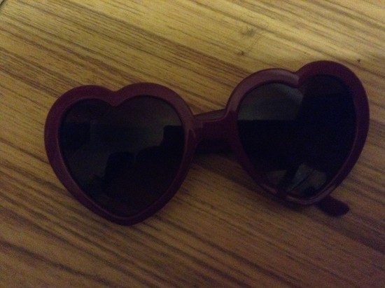 Širdelės formos akiniai