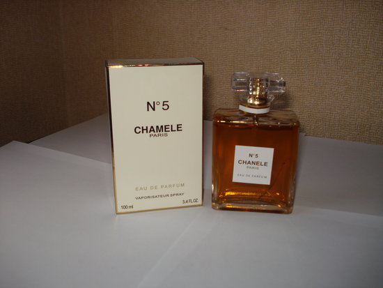NO 5 Chanel Paris