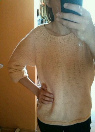 Oversized kreminis megztinis