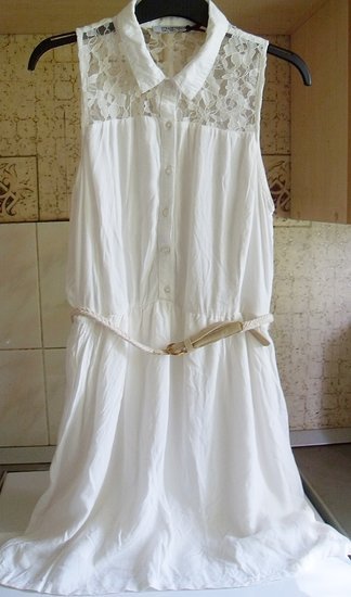 Balta Stradivarius suknelė su dirželiu