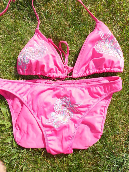 Rožinis bikini