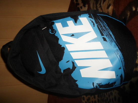 Kuprinė Nike