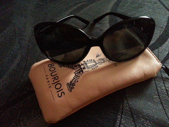 Bourjois saules akiniai