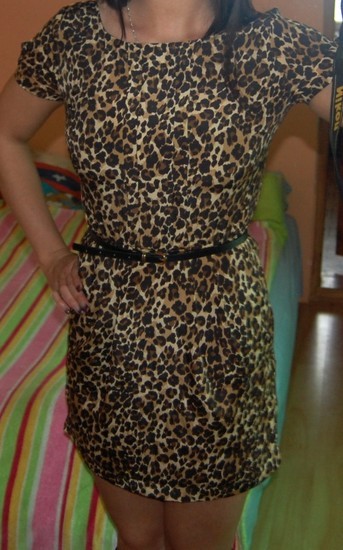 leopardinė suknelė