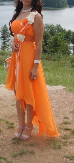 apelsinine suknele