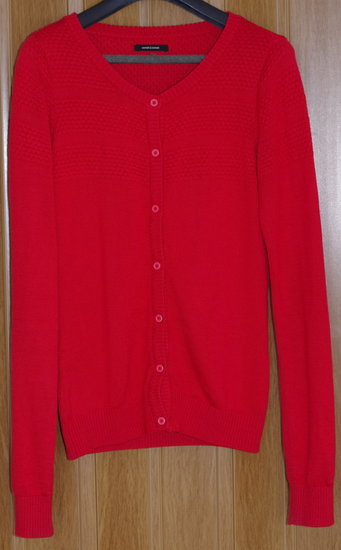 Užsegamas raudonas megztinukas !