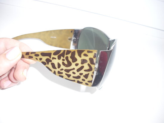 leopardiniai akinukai