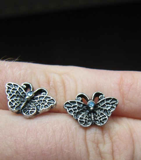 H&M maži auskarai drugeliai