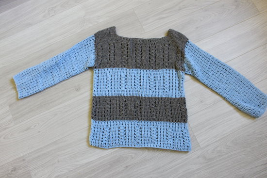 Rankų darbo nertas megztinis