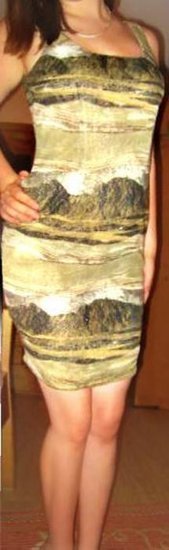 Chaki spalvos suknelė