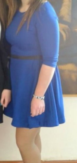 mėlyna suknelė