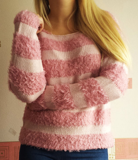 Pūkuotas megztinis