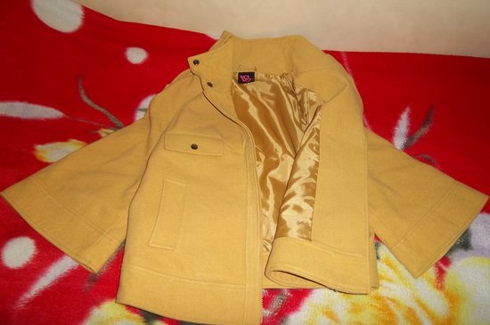 Naujas paltukas, dydis 10/S, geltonas