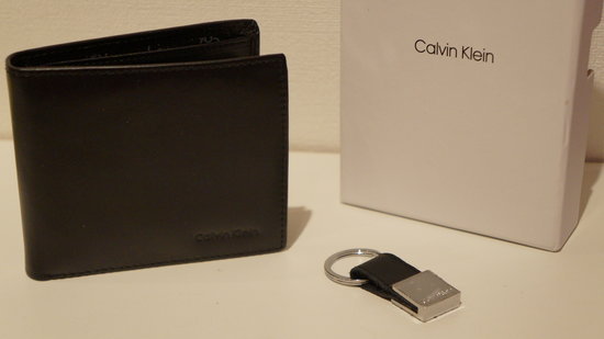 Calvin Klein odinis rinkinys(piniginė ir pakab.) 