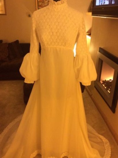Vinatge (senovinė) vestuvinė suknelė