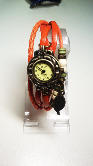 Retro stiliaus laikrodis „Lapelis“