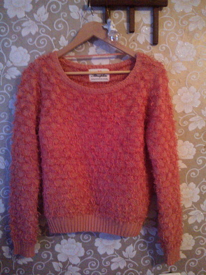 Pūkuotas megztinis