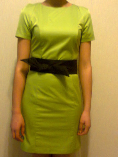 Žalia klasikinė suknelė