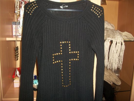 Bershka juodas megztinis