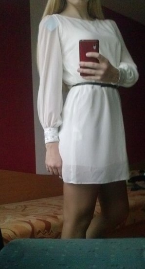 Balta suknelė