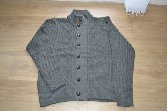 Naujas megztinis, kaina su registruotu siuntimu
