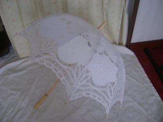 Vestuvinis baltas nėriniuotas skėtis