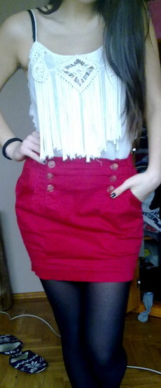 raudonas auksto liemenio sijonas