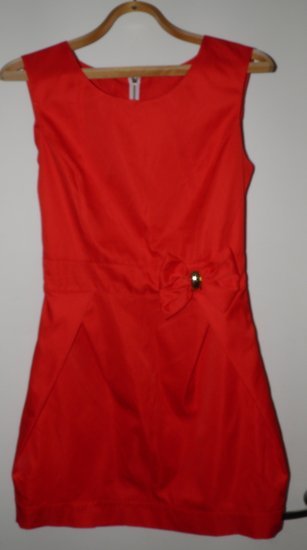 Raudona suknelė 