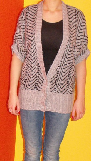 S/M dydžio ilgas užsagstomas megztinukas
