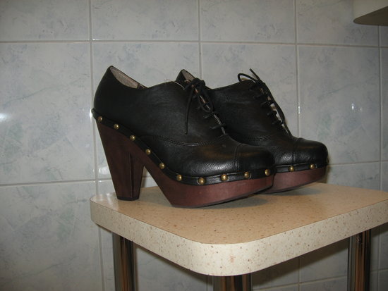 Moteriški batai iš Anglijos