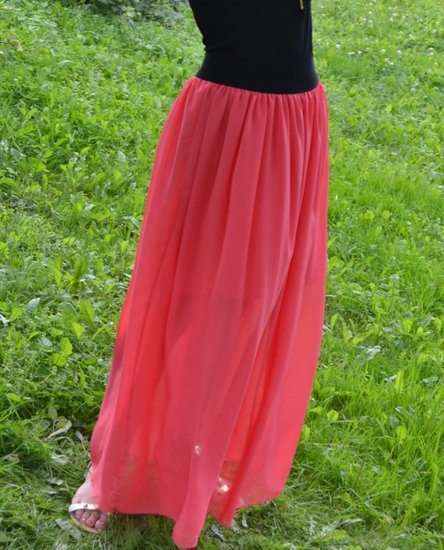 Ilgas rožinis sijonas