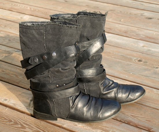 # Urban boots.