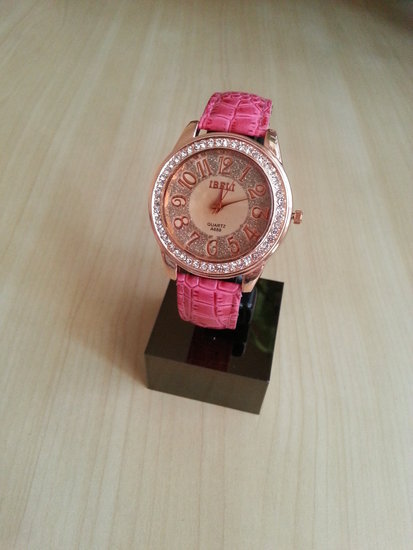 rozinis laikrodis