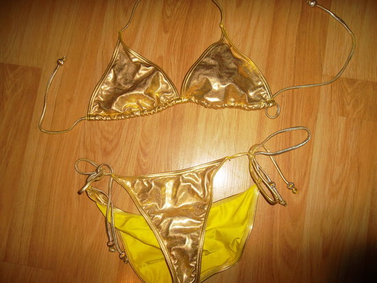 auksinis maudymosi kostiumelis 
