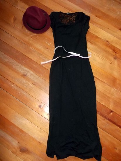 Ilga juoda suknele