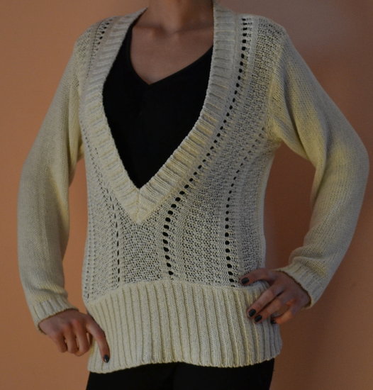 Smelio spalvos megztinis