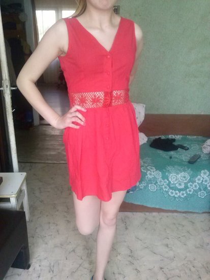 Graži raudona vasarinė suknutė