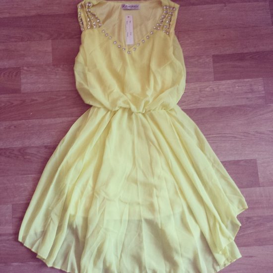 DG stiliaus geltona suknelė