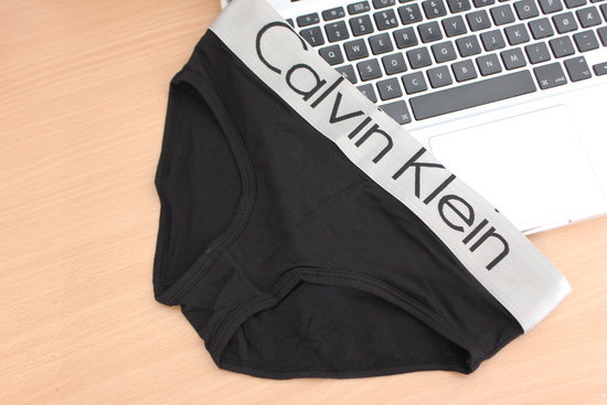 Calvin Klein kelnaitės juoda