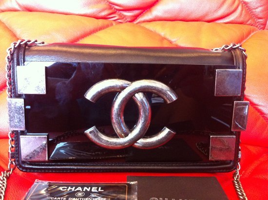 Chanel - Moteriska rankine.