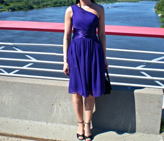 violetinė šventiška suknelė