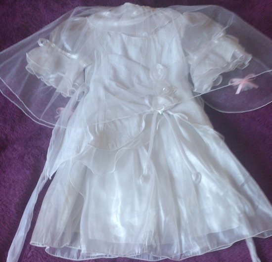 balta vaikiška suknutė