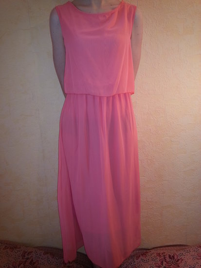 rožinė ilga suknelė