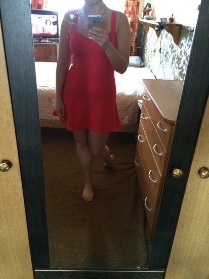 Raudona suknelė DIVIDED